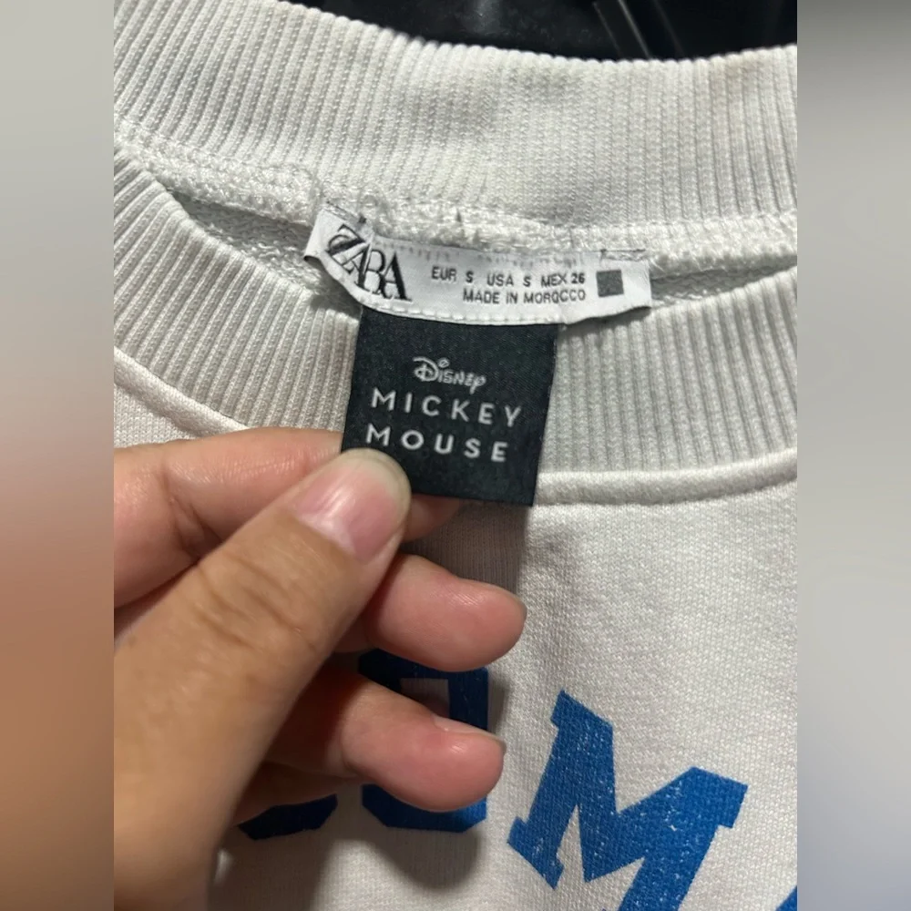 Zara crop sweatshirt. Size Small ( fits medium) used - Picture 2 of 5